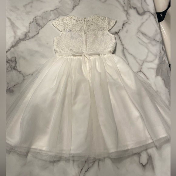 Girls size 10 flower girl or first communion dress made by Newberry - Picture 4 of 16